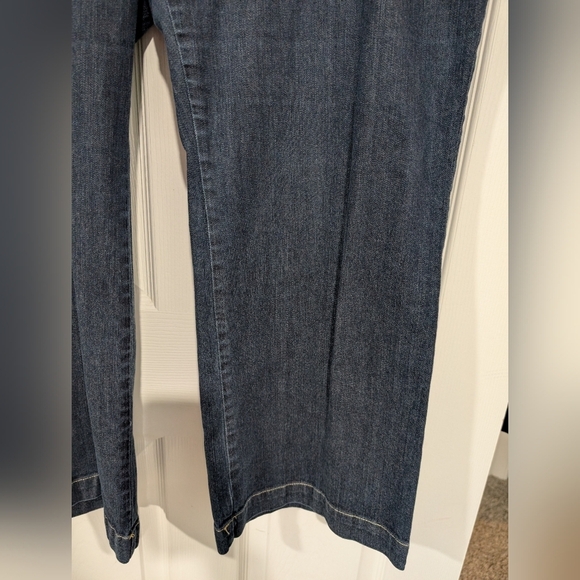 Talbot's Woman Petites Dark Wash Signature Flare Denim Jeans in Size 22W - Picture 5 of 13